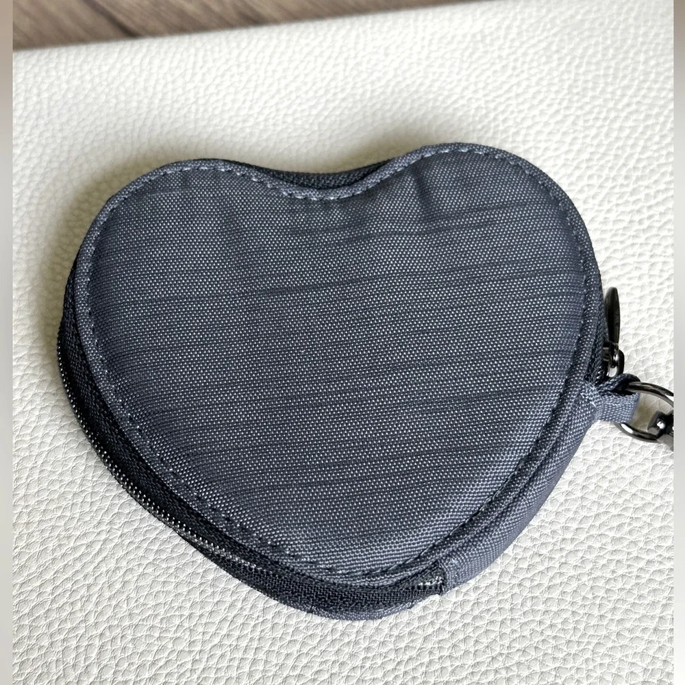 Lug Brushed Gray Quilted Heart Pouch Coin Purse - Lug accessory, Unisex - Picture 2 of 4
